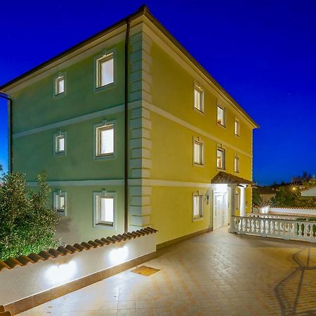 Apartments Lulic 크리크베니카 외부 사진